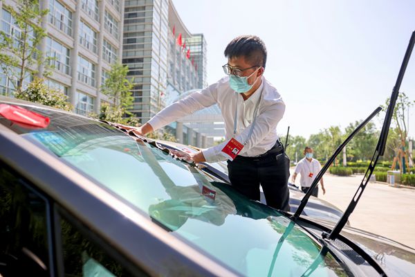 全力以赴，铸就会务保障的坚实后盾——记党代会服务保障团队